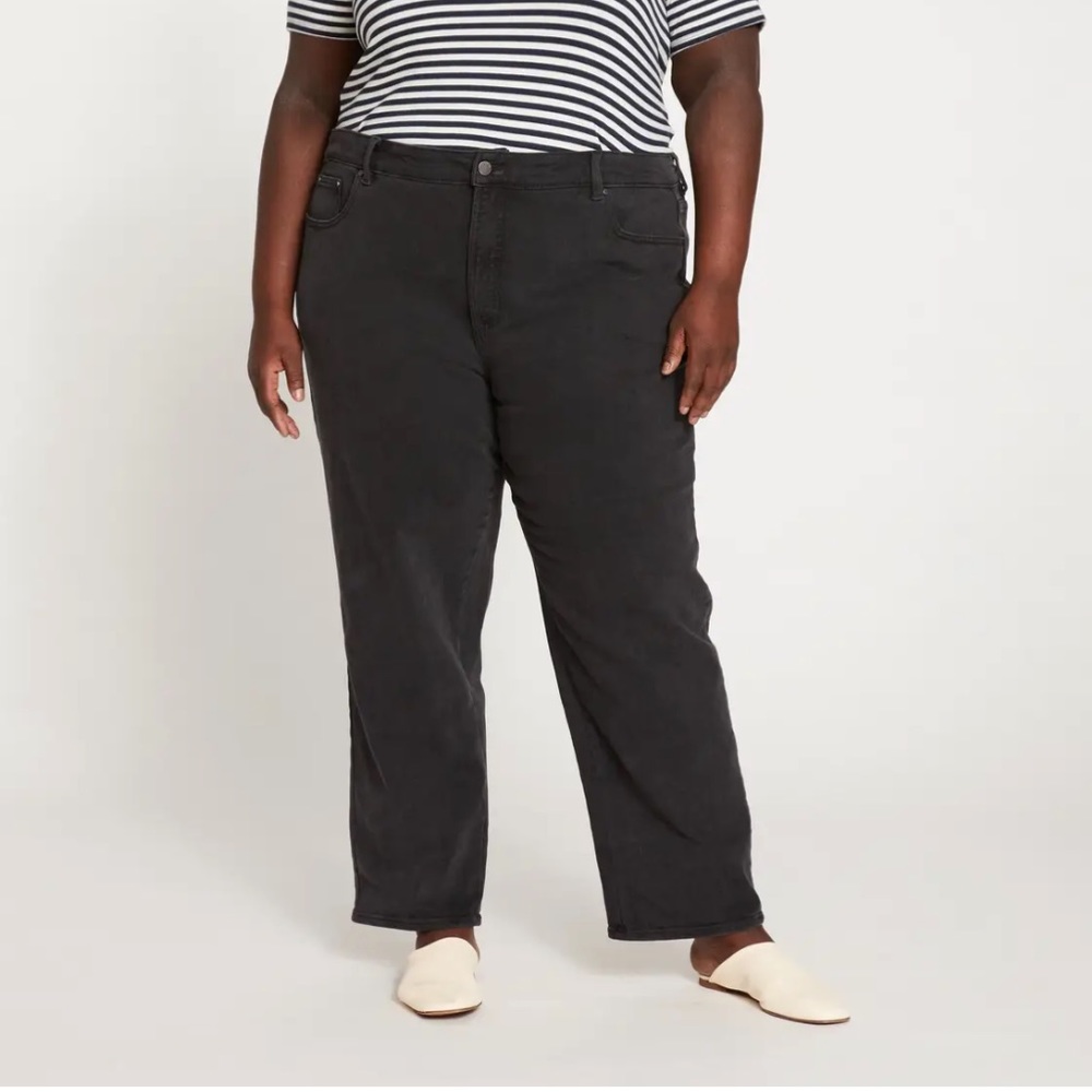 Universal Standard Etta High Rise Straight Leg Jeans 31” - Washed Black 14/16